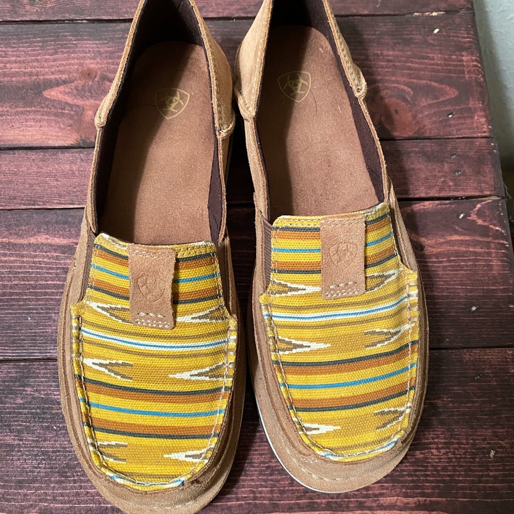 Women’s Ariat shoes